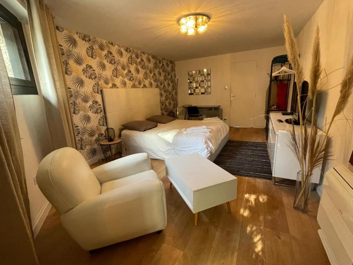 Ty Logis Bed and Breakfast Montrabe Exteriör bild
